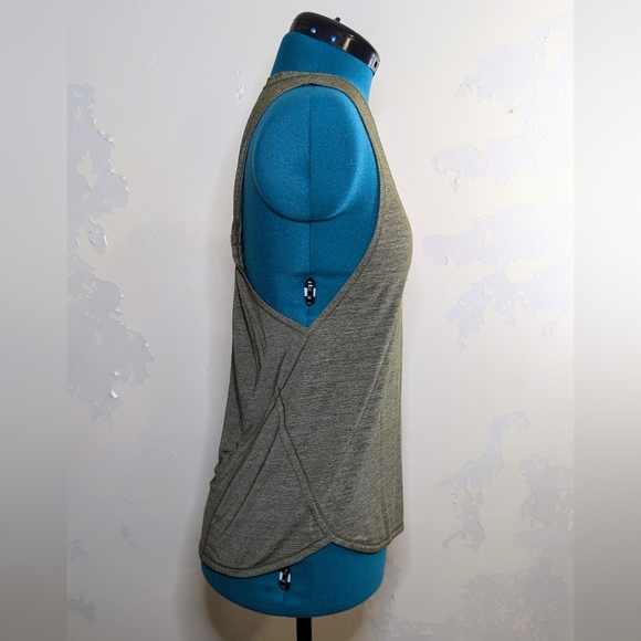 Lululemon green twill racerback tank with ruched back detail, XS-S - Picture 2 of 4